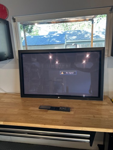 Zenith plasma tv 2003 - 42”,
